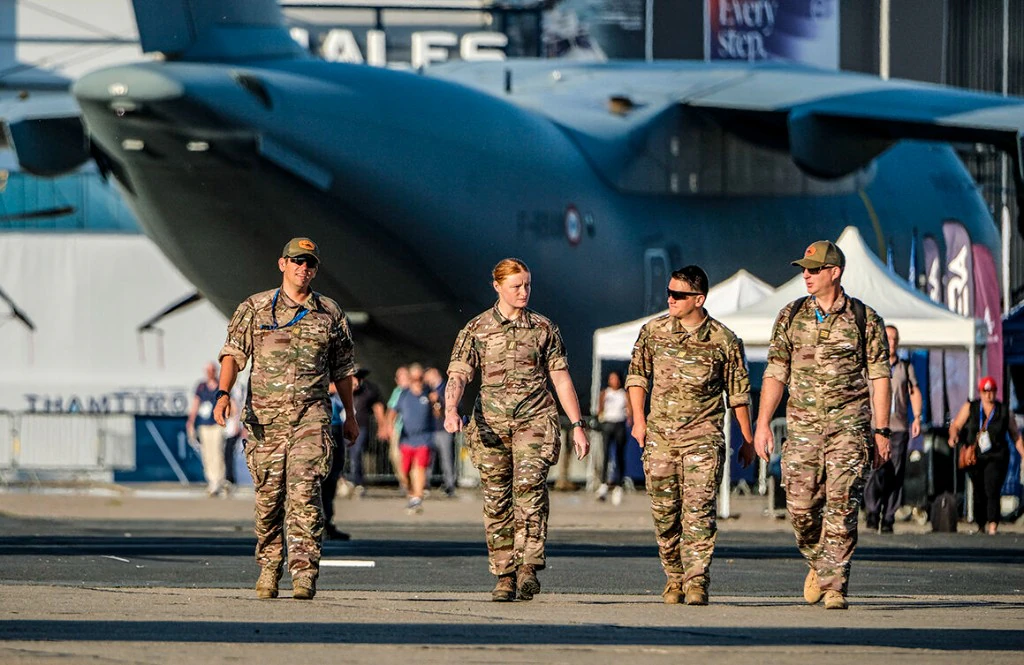 Paris Air Show 2025 - Military team in front of A400M