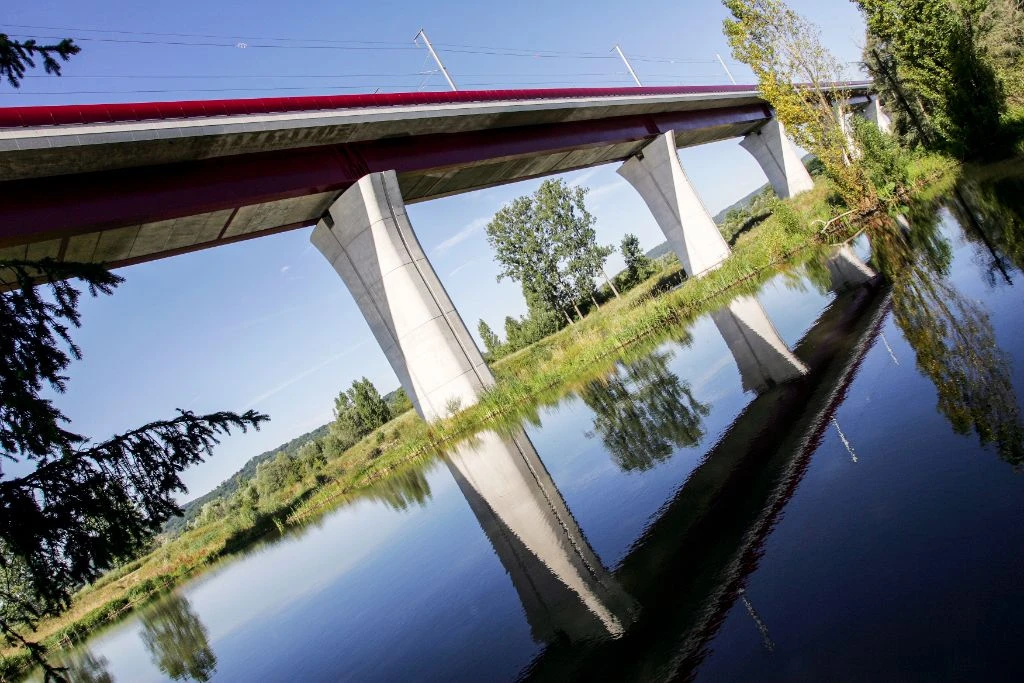 LGV viaduct with water reflections - fish-eye view